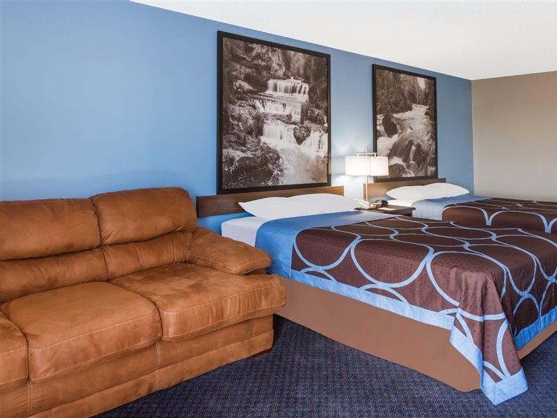 Boarders Inn & Suites By Cobblestone Hotels Columbus Eksteriør bilde