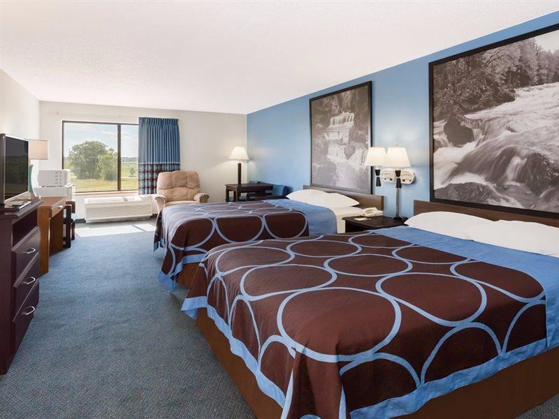 Boarders Inn & Suites By Cobblestone Hotels Columbus Eksteriør bilde